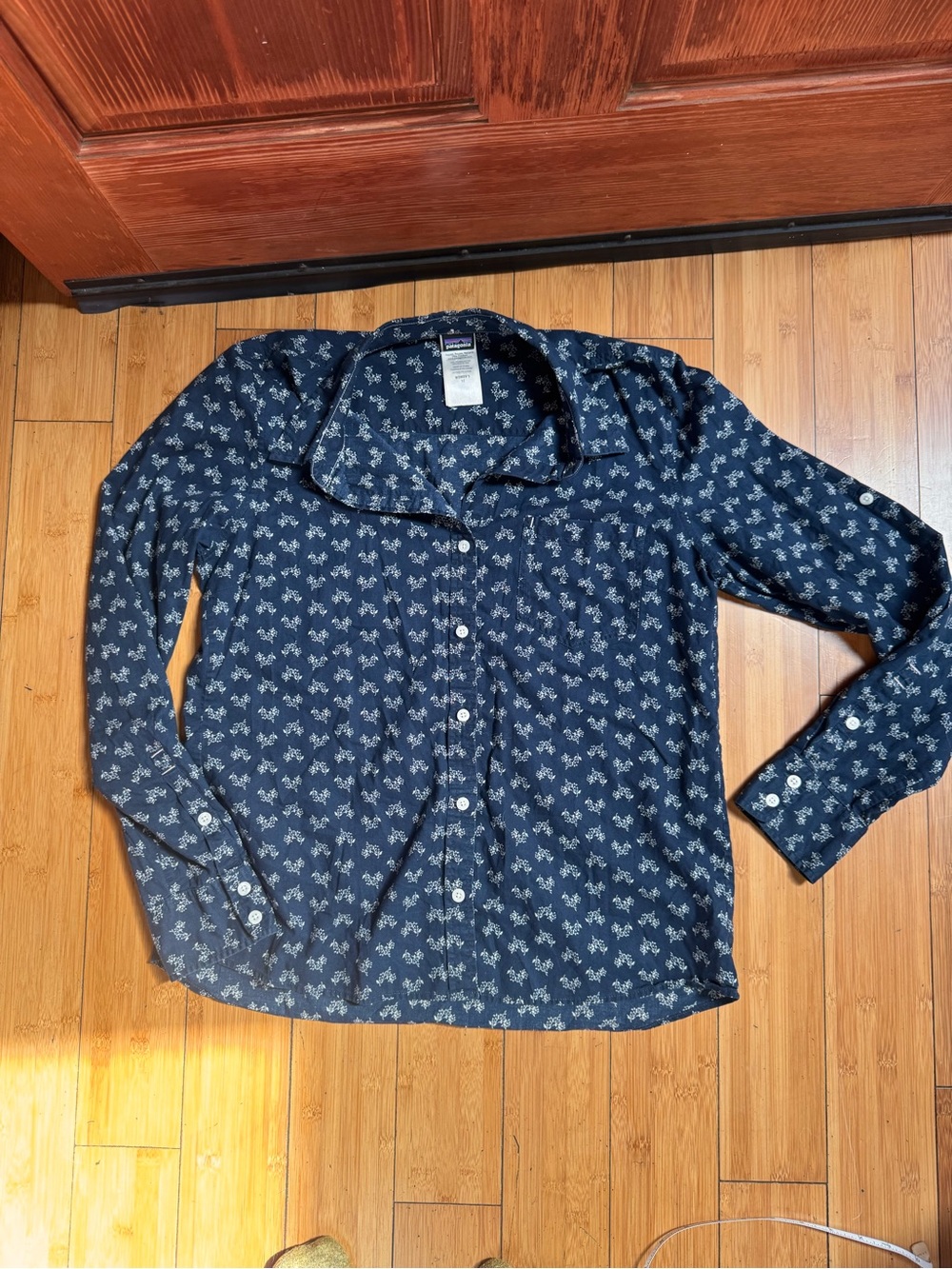 Patagonia Navy Floral-Print Button Front Blouse 100% cotton